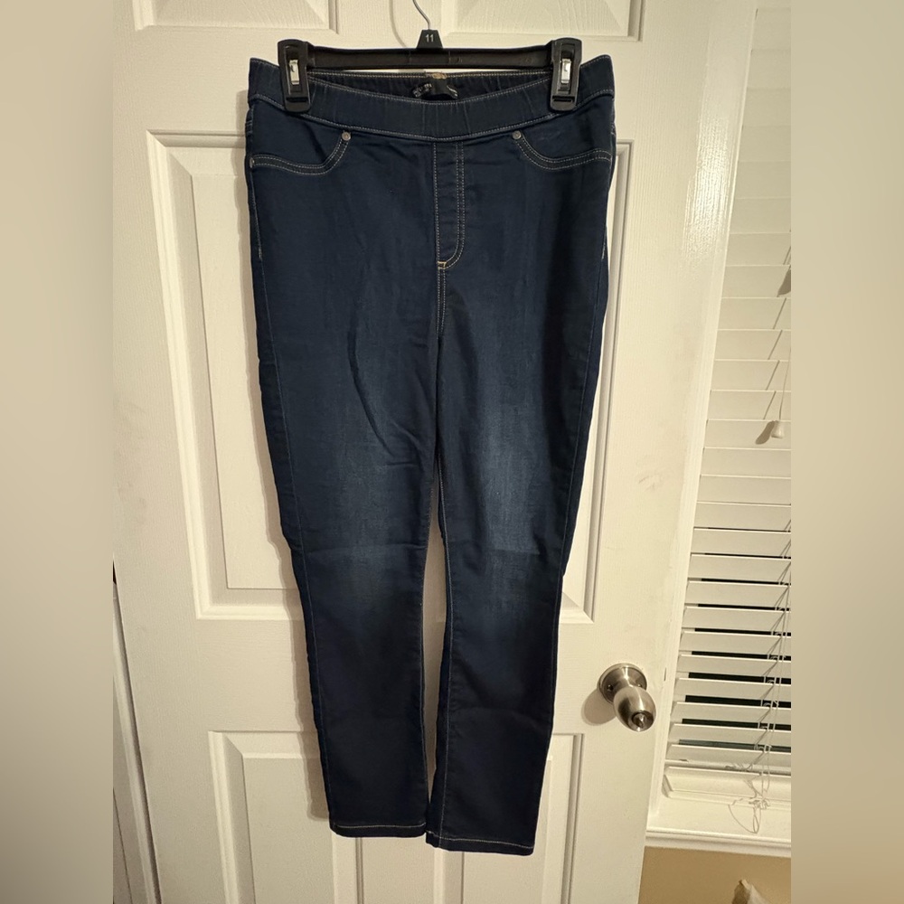 Vera Wang Dark Blue Jeggings Size Medium pull on 25 inch inseam NWOT